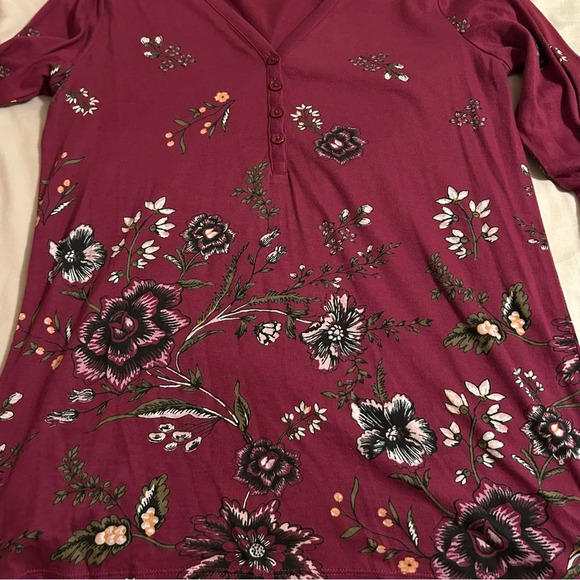 Ann Taylor LOFT Outlet Women XS Fuschia Long Sleeve Button Henley Floral Top - Picture 6 of 8